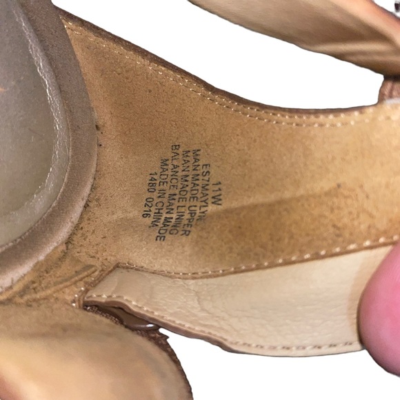 EASYSPIRIT Maylyn Brown T-Strap Gladiator Low Wedge Sandals WIDE - Picture 6 of 7